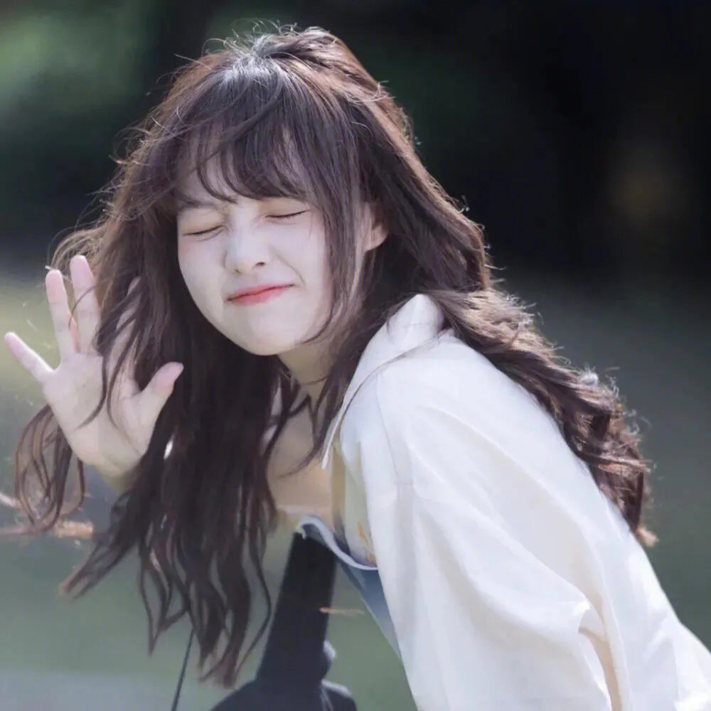 她
